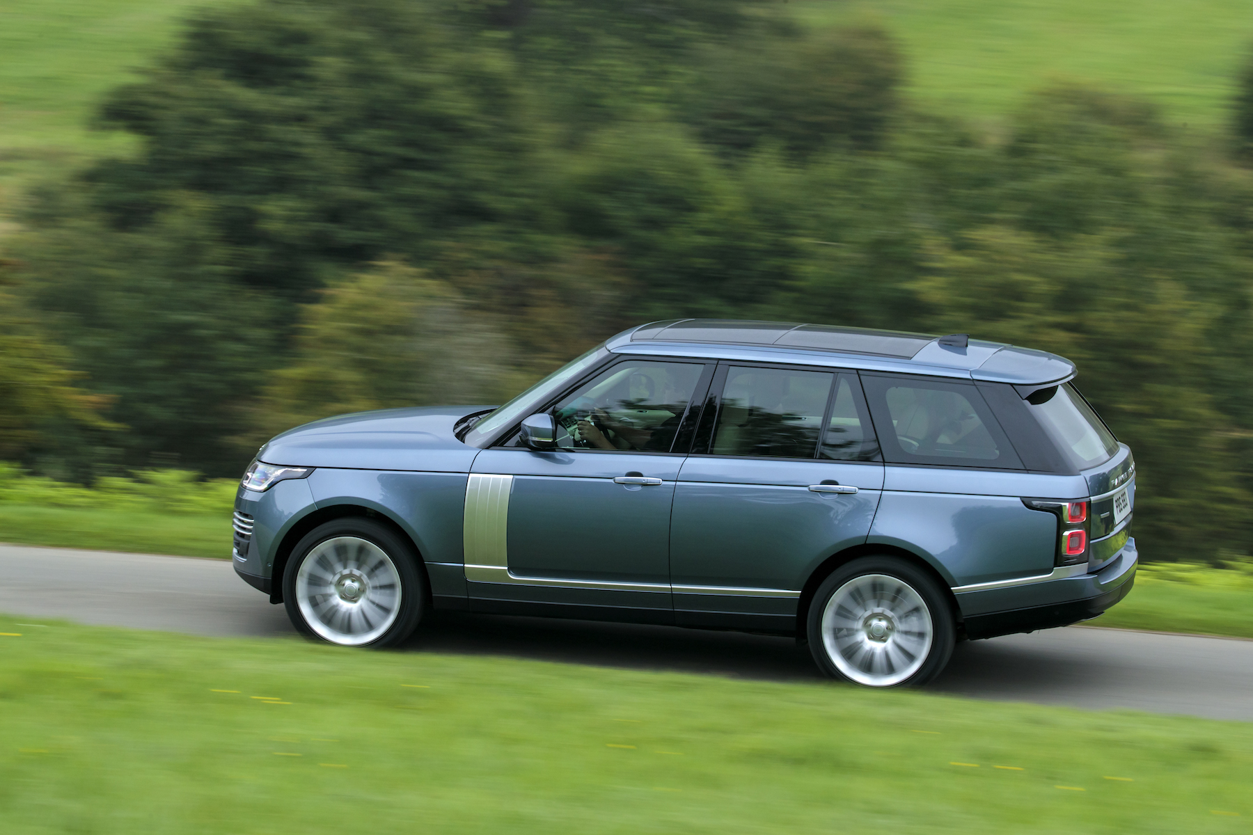 The New Range Rover / Silent Luxury - cars & life blog